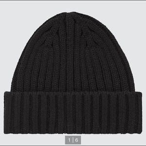 Uniqlo Heattech black ribbed beanie winter hat